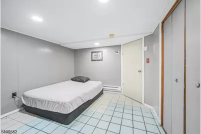 33 Beaumont Pl, Newark, NJ 07104 - Photo 11