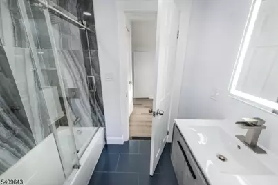 252 Keer Ave, Newark, NJ 07112 - Photo 15