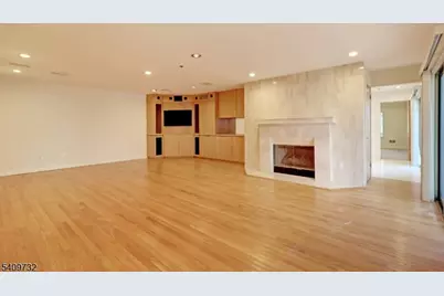 30 Paris Cir, West Orange Township, NJ 07052 - Photo 5