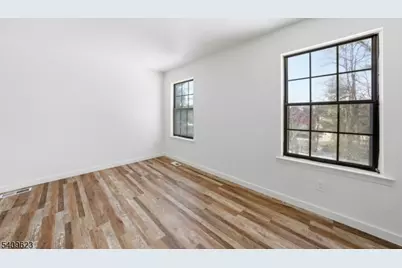 303 Maplecrest Rd, Edison Twp., NJ 08820 - Photo 29