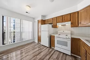 303 Maplecrest Rd, Edison Twp., NJ 08820 - Photo 5