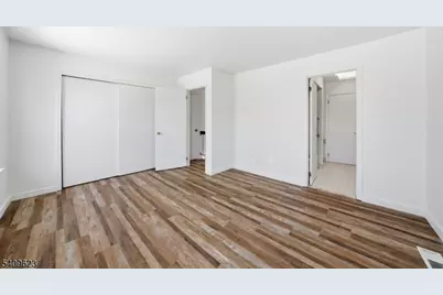 303 Maplecrest Rd, Edison Twp., NJ 08820 - Photo 27