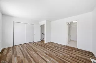 303 Maplecrest Rd, Edison Twp., NJ 08820 - Photo 27