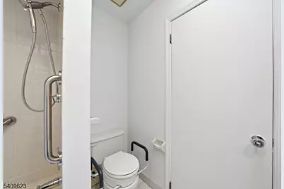 303 Maplecrest Rd, Edison Twp., NJ 08820 - Photo 25