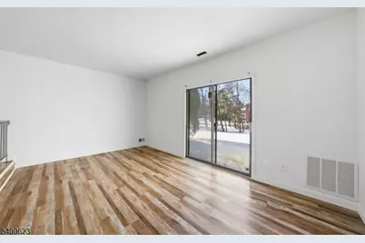 303 Maplecrest Rd, Edison Twp., NJ 08820 - Photo 9