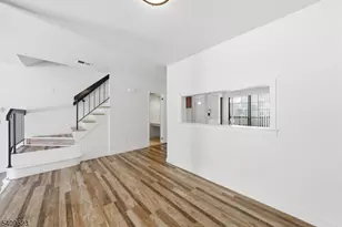 303 Maplecrest Rd, Edison Twp., NJ 08820 - Photo 15