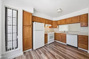 303 Maplecrest Rd, Edison Twp., NJ 08820 - Photo 7