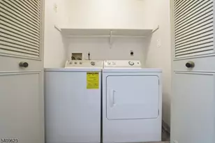 303 Maplecrest Rd, Edison Twp., NJ 08820 - Photo 33