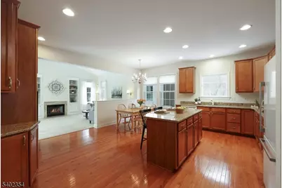 64 Bedford Dr, Montgomery Township, NJ 08558 - Photo 15