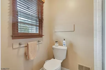 279 Madison Hill Rd, Clark Township, NJ 07066 - Photo 15