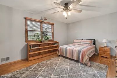 279 Madison Hill Rd, Clark Township, NJ 07066 - Photo 17