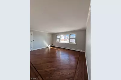 81 Lakeshore Dr, Prospect Park, NJ 07508 - Photo 9