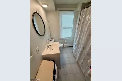 117 Court Ave, Lyndhurst Township, NJ 07071 - Photo 5