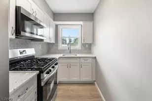 47B Gramercy Gdns, Middlesex, NJ 08846 - Photo 9