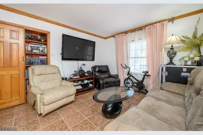 19 Skyland Ave, Wanaque, NJ 07420 - Photo 13