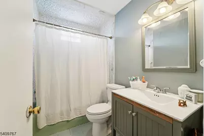 164 Farnham Ave, Lodi, NJ 07644 - Photo 17