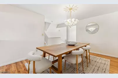 23 Mount Vernon Sq, Verona Twp., NJ 07044 - Photo 9