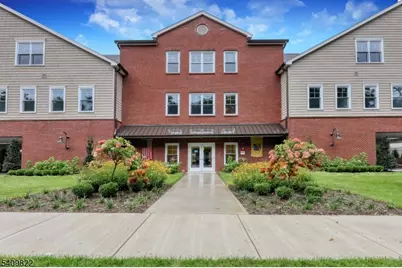 15-27 Royal Ave #210, Hawthorne, NJ 07506 - Photo 1