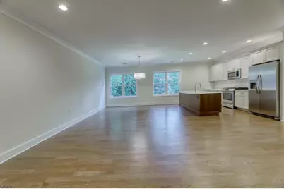 15-27 Royal Ave #210, Hawthorne, NJ 07506 - Photo 3