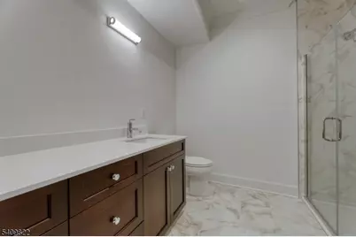 15-27 Royal Ave #210, Hawthorne, NJ 07506 - Photo 7