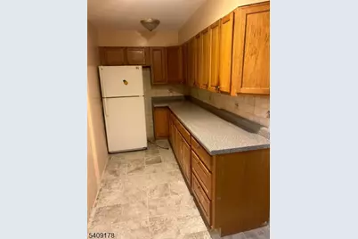 655 E 3rd Ave, Roselle, NJ 07203 - Photo 3