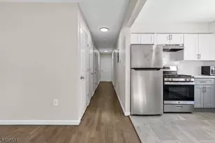 822 S 19th St, Newark, NJ 07108 - Photo 9