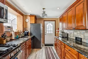 688 W Lake Ave, Rahway, NJ 07065 - Photo 3