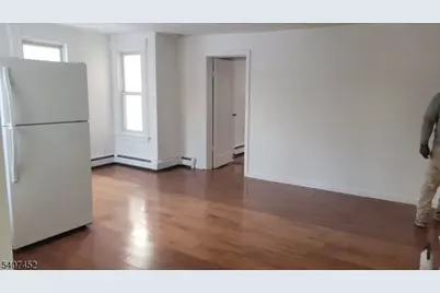 28 Beech St, East Orange, NJ 07018 - Photo 3