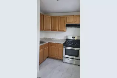 28 Beech St, East Orange, NJ 07018 - Photo 5