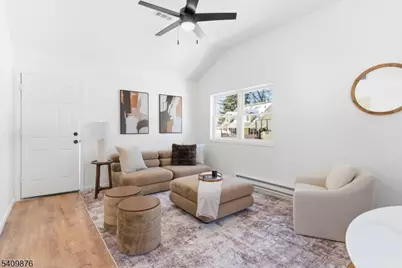 319 Tulsa Trl, Hopatcong, NJ 07843 - Photo 5