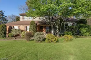 29 Manitou Cir, Westfield Town, NJ 07090 - Photo 1