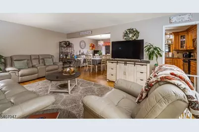 1 Via Vitale, Kenilworth, NJ 07033 - Photo 3