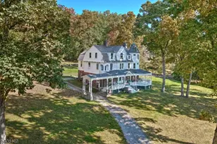 211 Mountainside Rd, Mendham Township, NJ 07945 - Photo 5