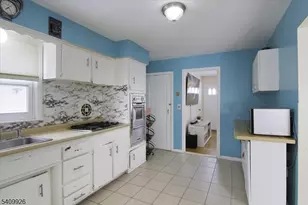 33 Daka Ct, Bloomfield, NJ 07003 - Photo 7