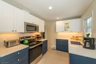 17 Hilsinger Rd, Parsippany, NJ 07878 - Photo 1