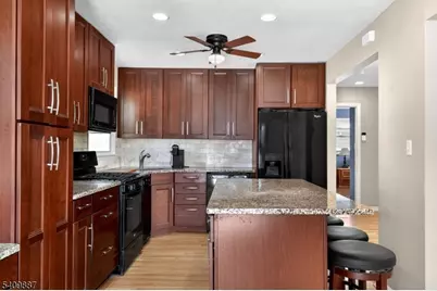 18 Boyd Ter, Kenilworth, NJ 07033 - Photo 9