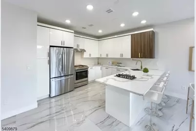 285 Lembeck Ave #L, Jersey City, NJ 07305 - Photo 5