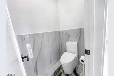 285 Lembeck Ave #L, Jersey City, NJ 07305 - Photo 9