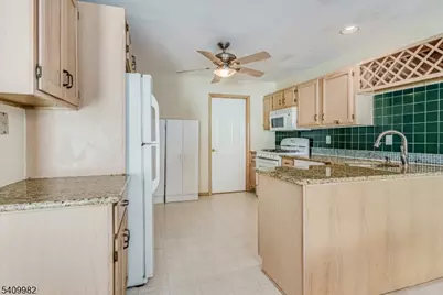 63 Meadow Pond Rd, Hardyston Township, NJ 07419 - Photo 11