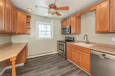 504 Edith Rd, Roxbury Township, NJ 07850 - Photo 5