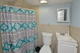 135 Scheerer Ave, Newark, NJ 07112 - Photo 17