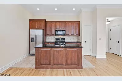 33 Forest Ave #1E, Hawthorne, NJ 07506 - Photo 3