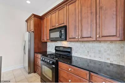 33 Forest Ave #1E, Hawthorne, NJ 07506 - Photo 5