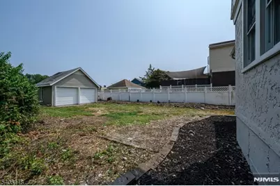 35 Amsterdam Ave, Teaneck Township, NJ 07666 - Photo 15