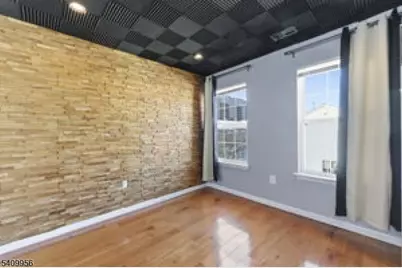 226 Matthews Dr, Newark, NJ 07103 - Photo 17