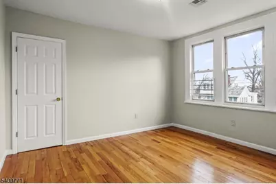 117 Parkview Ter #3, Newark, NJ 07112 - Photo 9