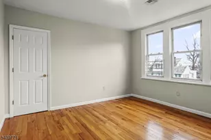 117 Parkview Terrace, Newark, NJ 07112 - Photo 9