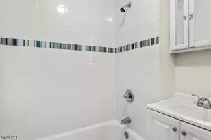 117 Parkview Terrace, Newark, NJ 07112 - Photo 17