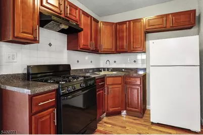 117 Parkview Ter #3, Newark, NJ 07112 - Photo 1