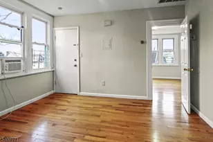 117 Parkview Terrace, Newark, NJ 07112 - Photo 7